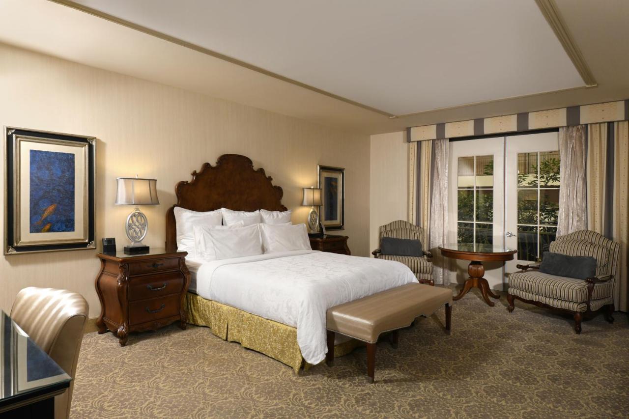Woolley's Classic Denver Airport Hotel Aurora