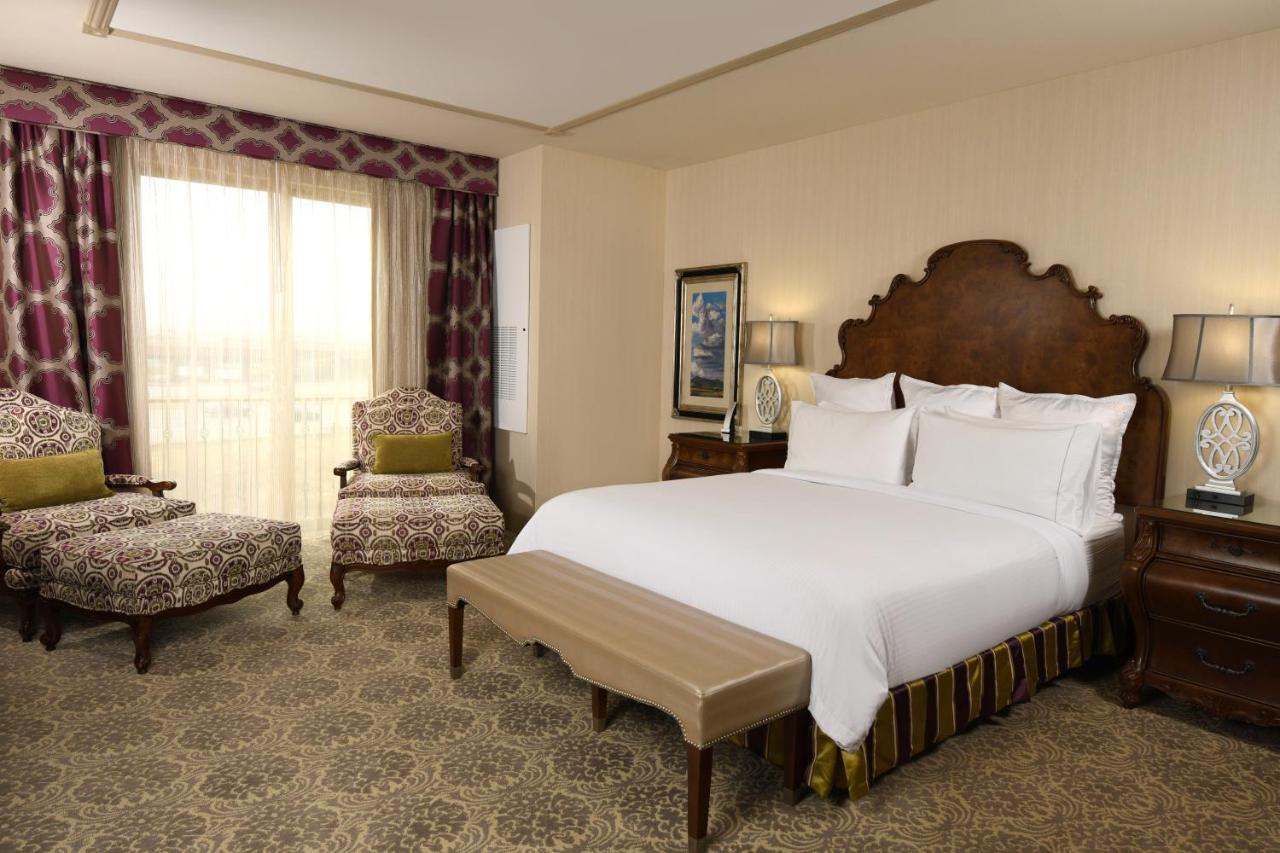 Hotel Woolley's Classic Denver Airport 4*