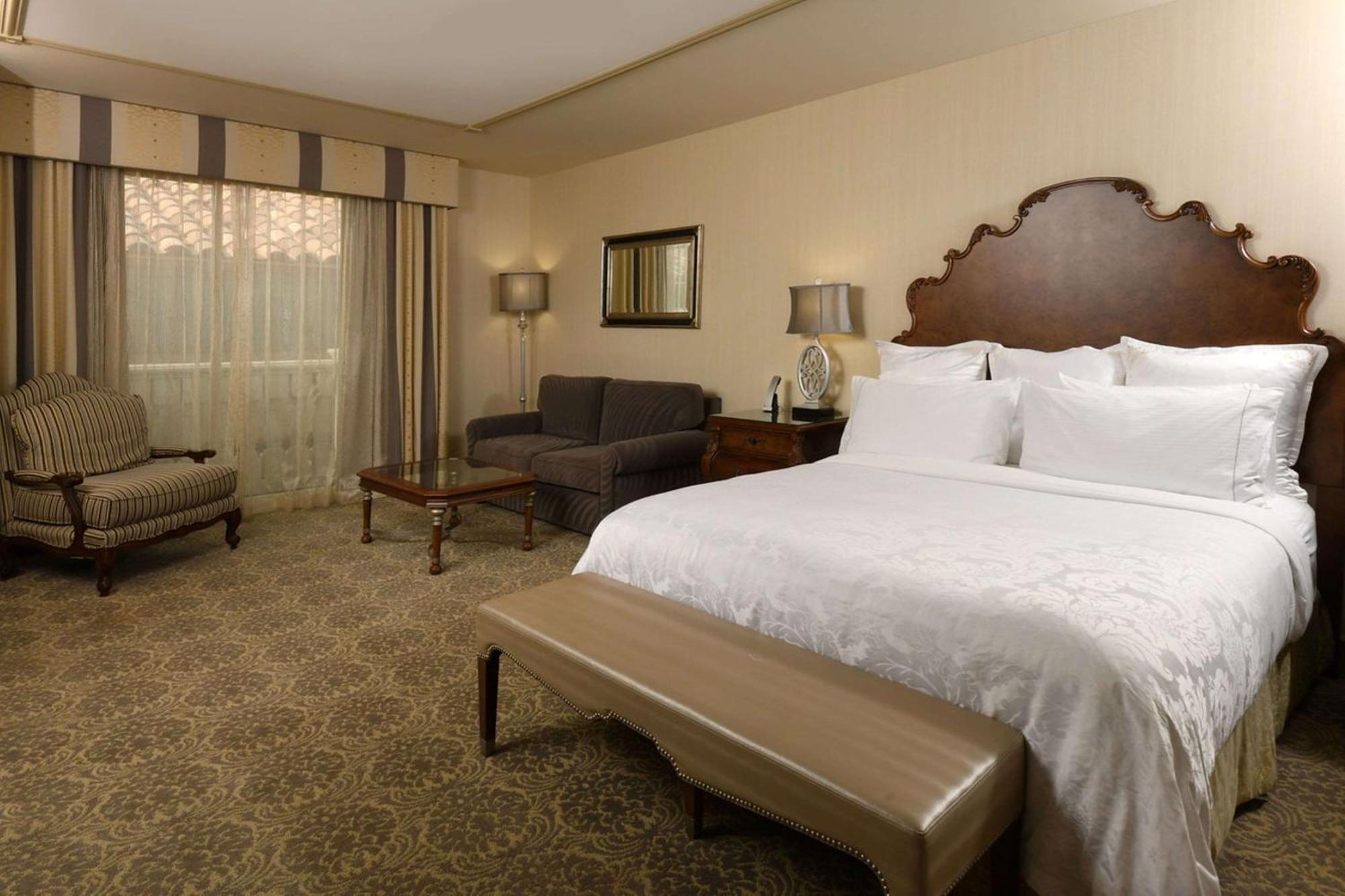 Woolley's Classic Denver Airport Hotel 4*