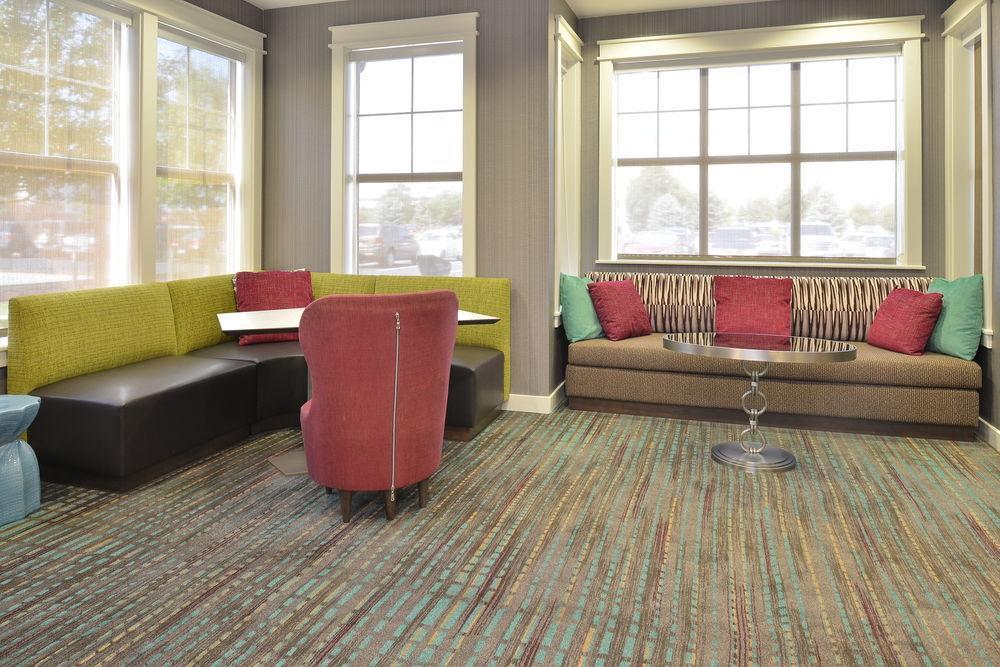 Woolley's Classic Denver Airport Hotel