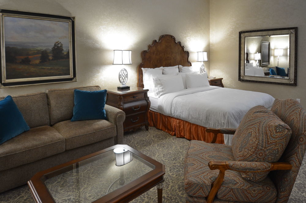 Hotel Woolley's Classic Denver Airport