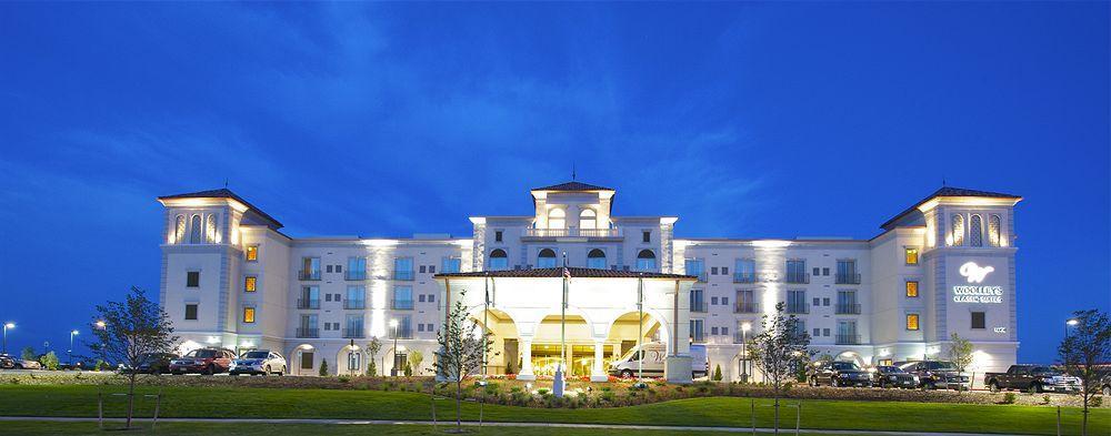Woolley's Classic Denver Airport Hotel